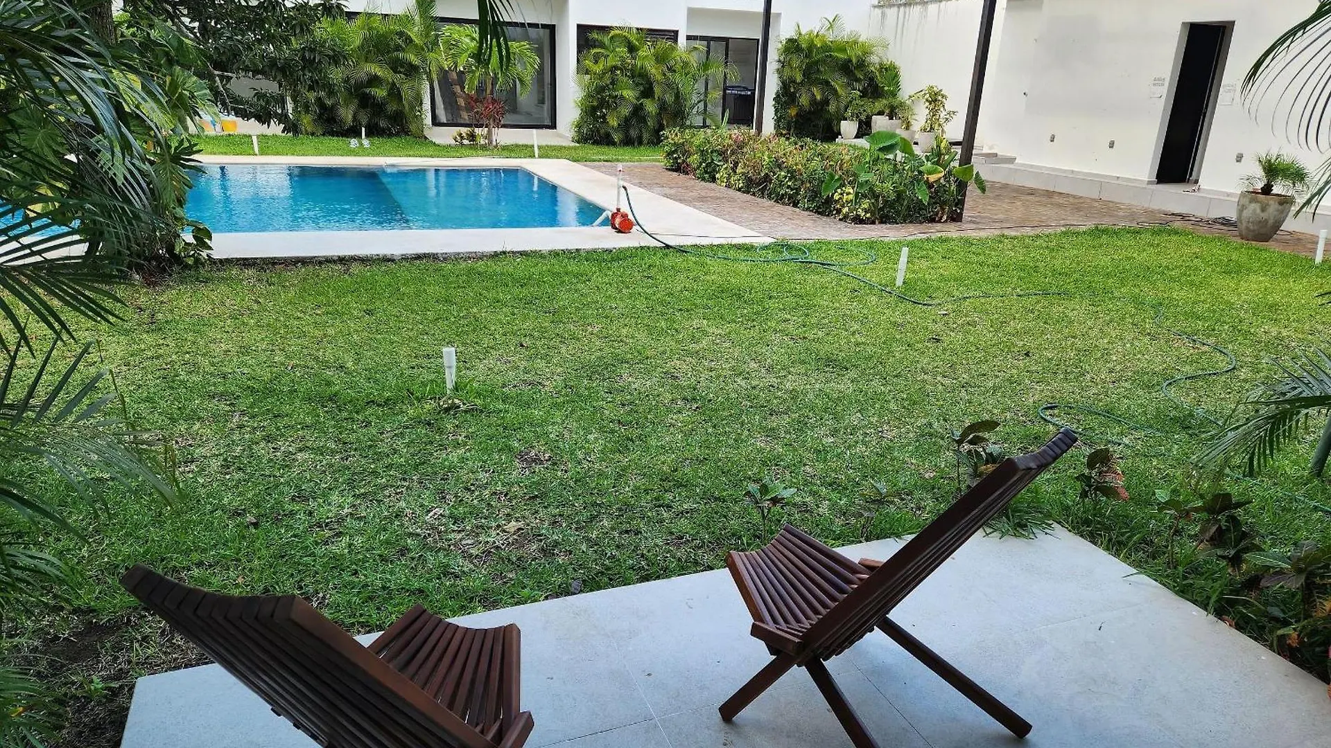 Casa Tres Recamaras: Jungle Views, Shared Pool & Prime Location Villa Tulum